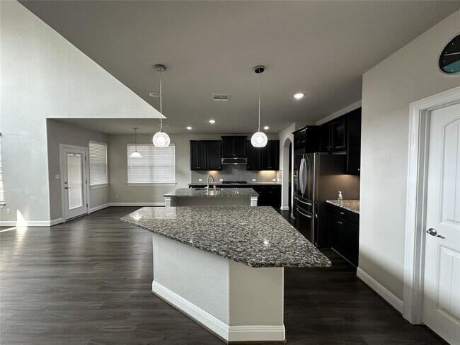 Building Photo - 4213 Valley Oaks Dr