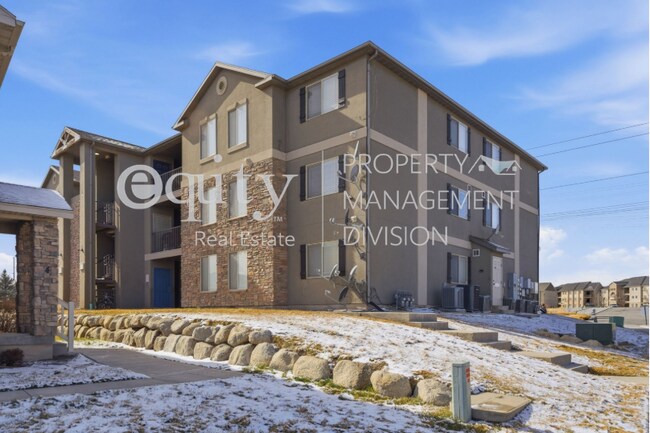 Building Photo - 3812 E Rock Creek Rd