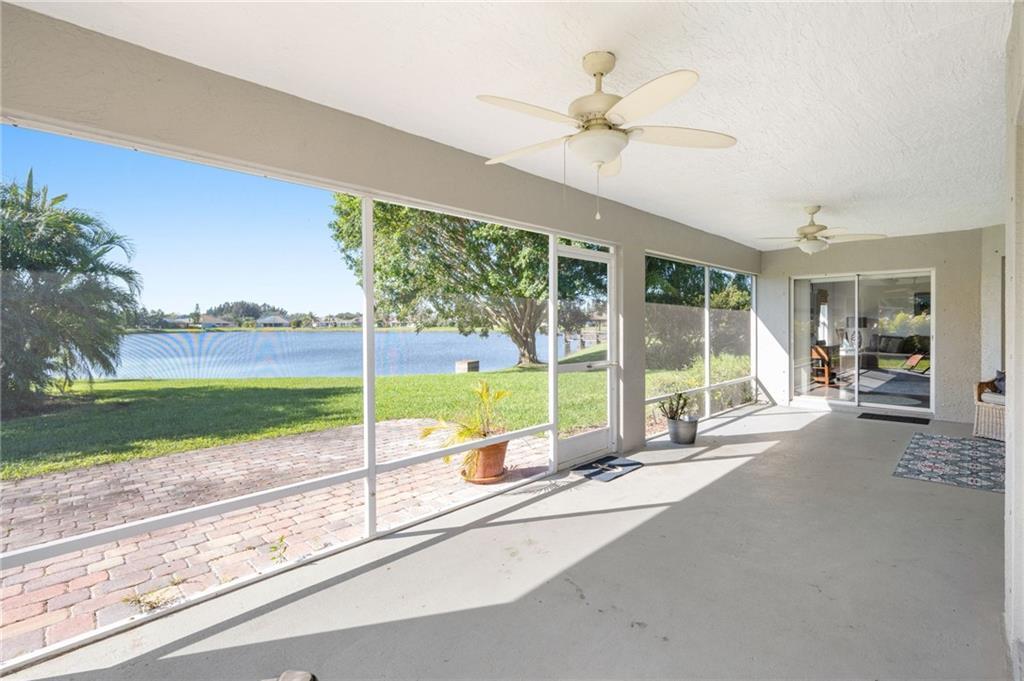 Building Photo - 935 Southlakes Way SW