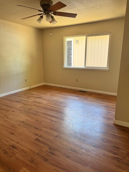 Building Photo - 211 Mulberry Ln