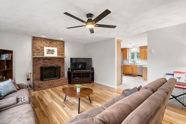 Building Photo - 477 Sprague St