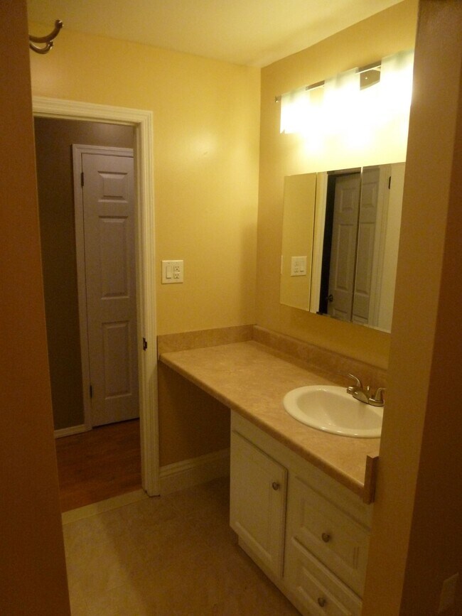 Building Photo - 94 Inwood Rd