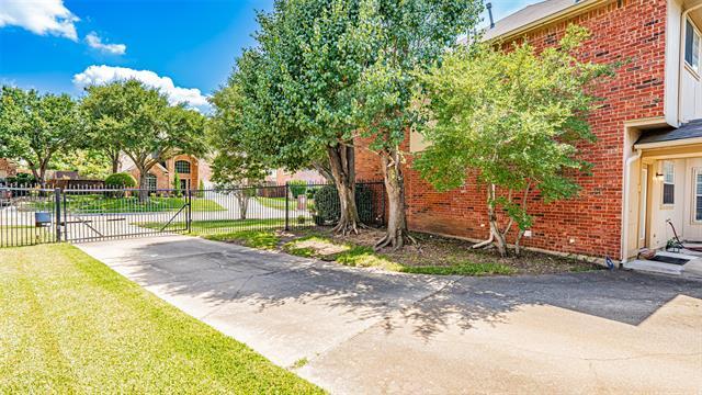 Building Photo - 5001 Union Lake Dr