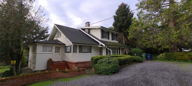 Building Photo - 7611 Bodega Ave