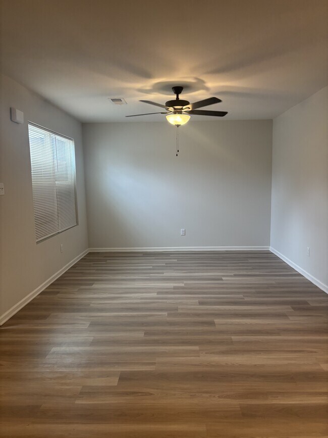 Building Photo - 5383 Clinchport Cir