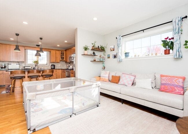 Building Photo - 199 Broadway