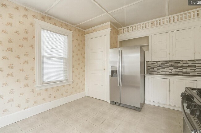 Building Photo - 409 Rowland St