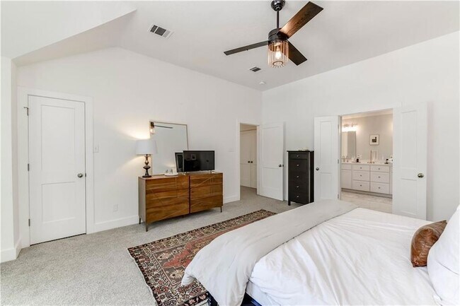 Building Photo - 4809 Whispering Valley Dr
