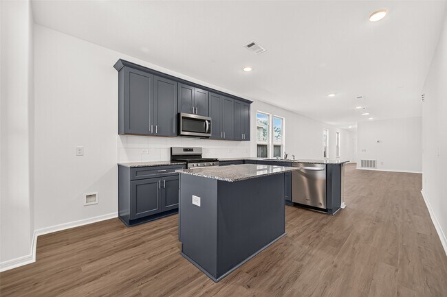 Building Photo - 16737 Oak Bough Dr