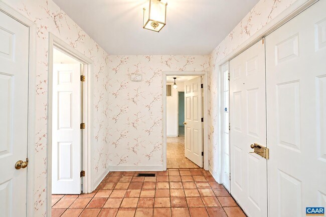 Building Photo - 360 Jeffers Dr