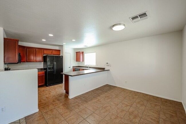 Building Photo - 4 BED 2.5 BATH, 2200+ SFT IN CAMELBACK RANCH, PHOENIX