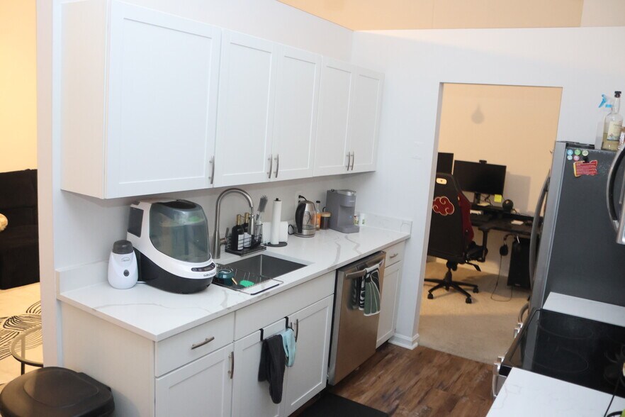 Kitchen View 3 - 9553 Battery Heights Blvd