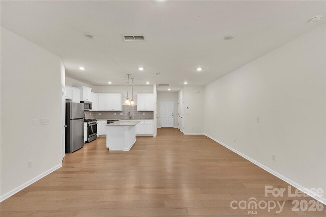 Building Photo - 260 Abington St