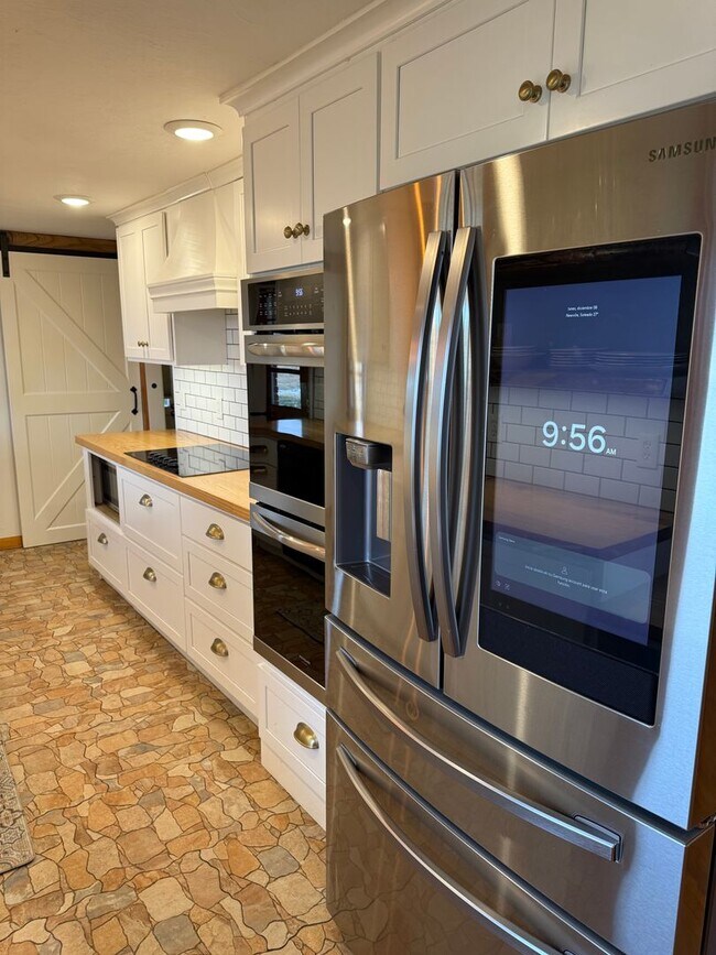 Building Photo - 558 Shippensburg Rd