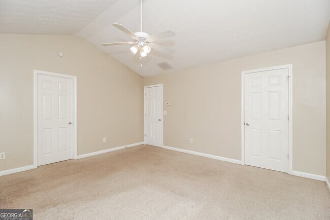 Building Photo - 9494 Lakeview Rd