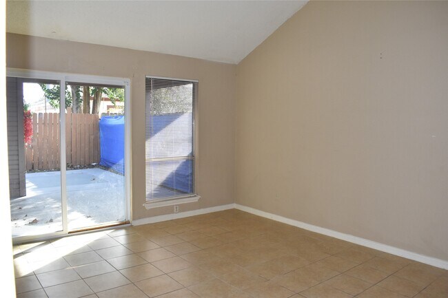 Building Photo - 8903 Kalewood Dr