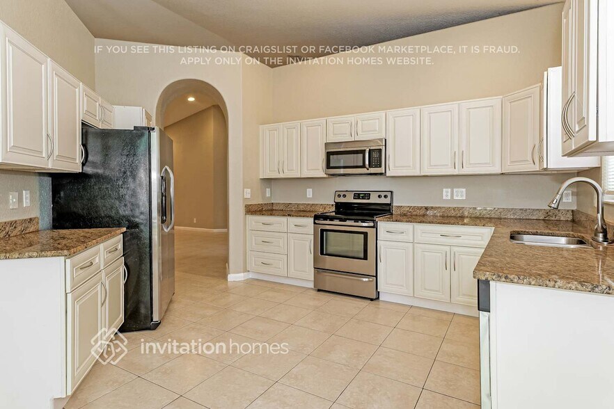Building Photo - 2448 Sandy Cay