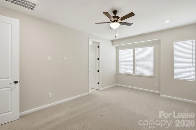 Building Photo - 615 Myrick Aly
