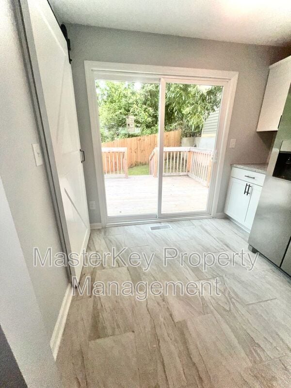 Building Photo - 713 Massey Ave