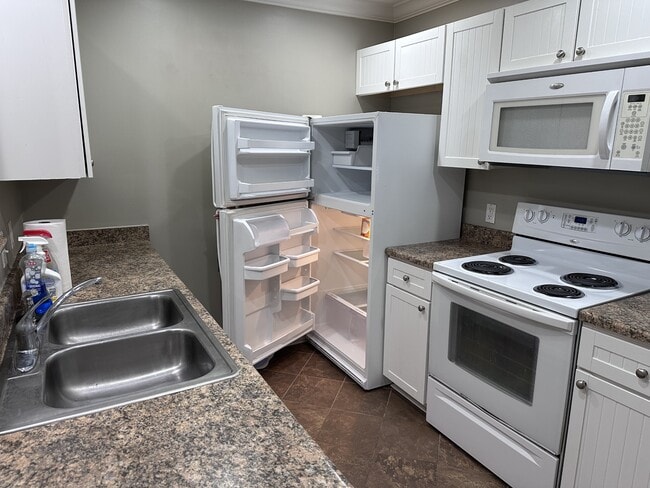 Building Photo - 1725 Harvey Mitchell Pkwy S