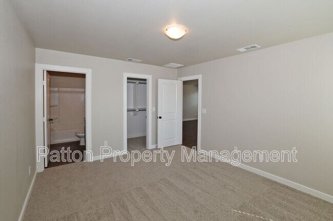 Building Photo - 4902 Locker St