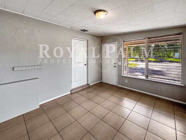 Building Photo - 9861 Orange River Blvd