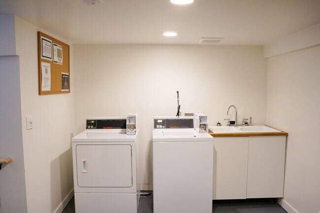 Building Photo - *Modern Farmhouse* Spacious Refurbished 1-...