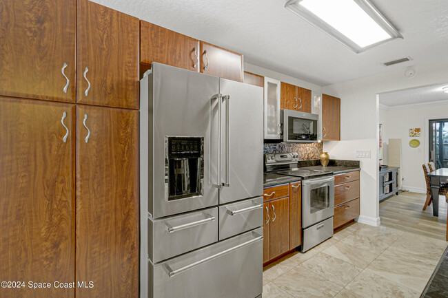 Building Photo - 110 Magellan Ave