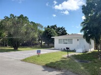 Building Photo - 440 NW 140th St