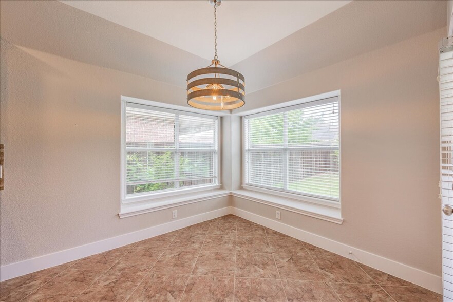 Breakfast nook - 5604 Balmorhea Dr