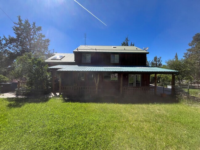 Building Photo - Custom Rustic 4-Bdr on beautiful 5 acres with Greenhouse in Sisters!