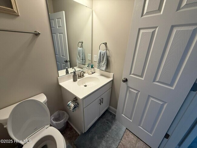 Building Photo - 107 Shagbark Ct
