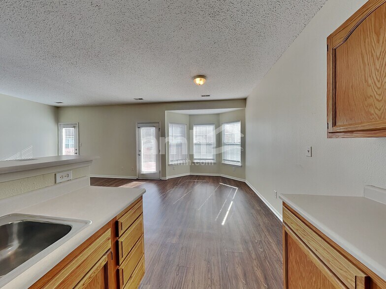 Building Photo - 9931 Lakefield Ln