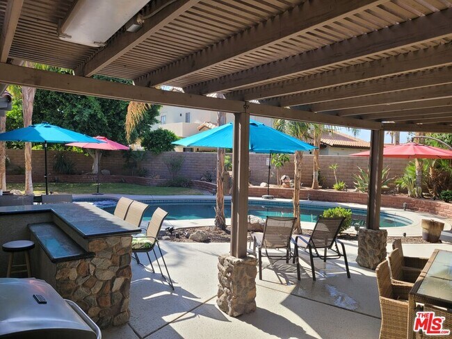 Building Photo - 78920 Skyward Way