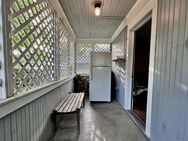 Building Photo - Victorian Gem in the Heart of Downtown – F...
