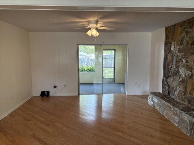 Building Photo - 1008 Lady Guinevere Dr