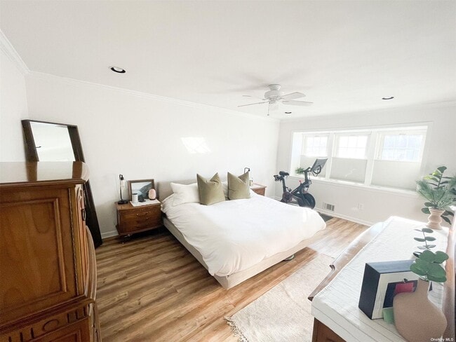 Building Photo - 127 Whalers Cove Dr