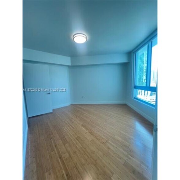 Building Photo - 350 S Miami Ave