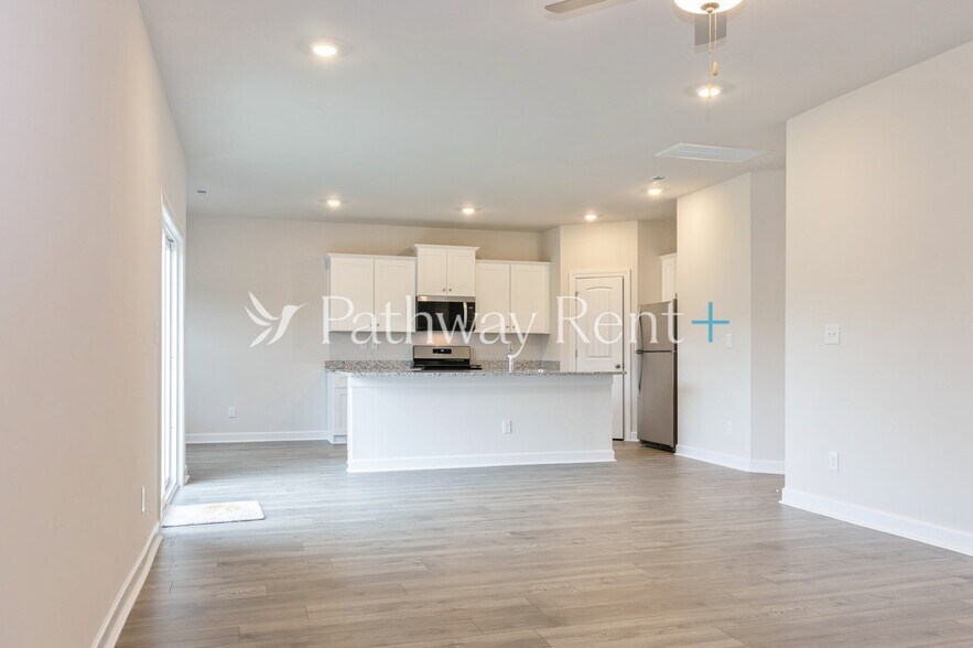 Building Photo - 2416 Nabali Wy