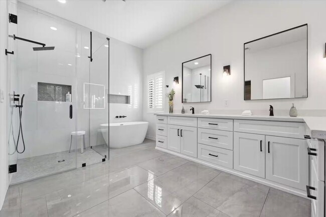 Building Photo - 6460 E Trailridge Cir
