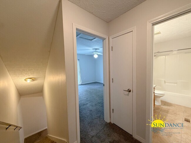 Building Photo - Great 2 Bedroom Townhouse in Fort Walton!