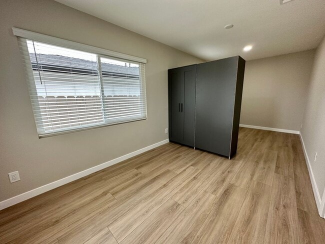 Building Photo - Newly Renovated 2023!! Super close to camp...