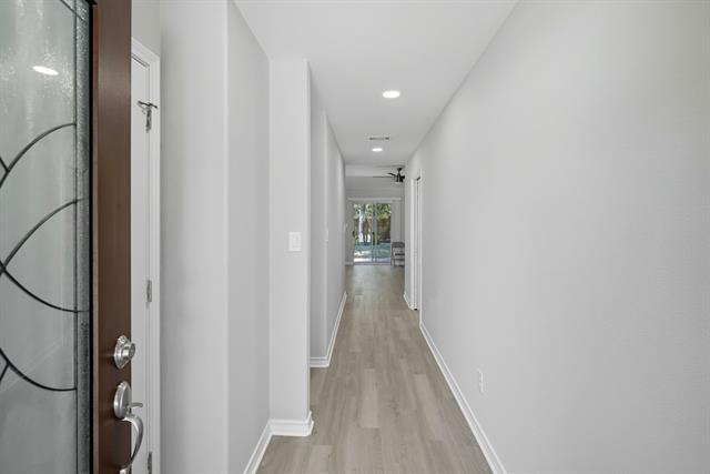 Building Photo - 1106 Serenada Dr