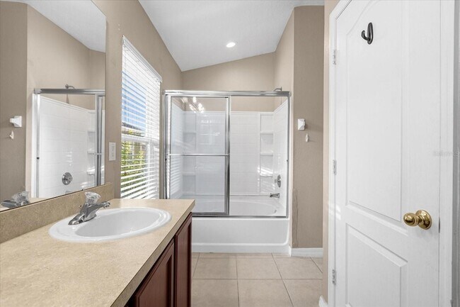 Building Photo - 2811 Pine Oak Trail