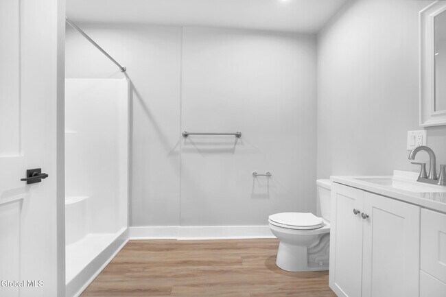 Building Photo - 103 E High St