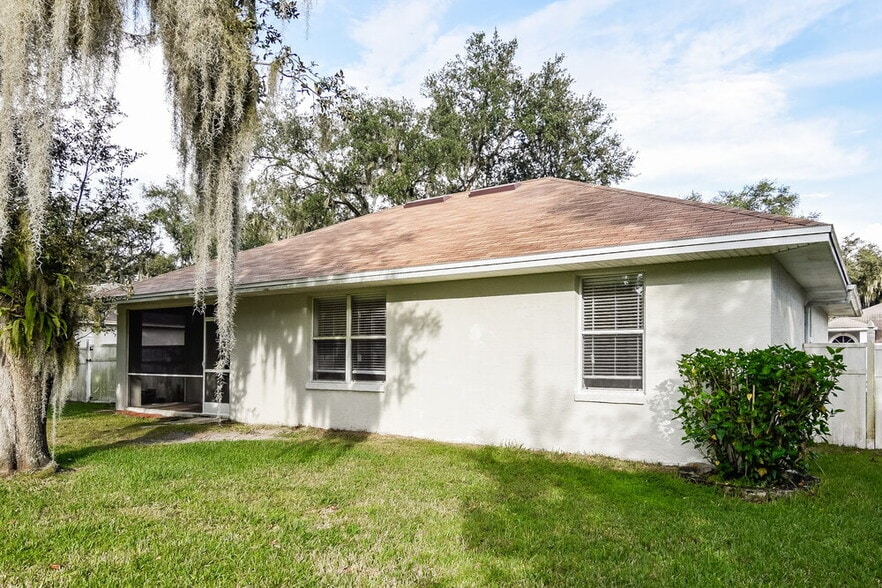 Building Photo - 6557 Shepherd Oaks Rd