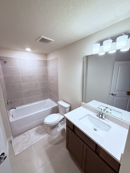 Building Photo - 105 Violet Vine Ln