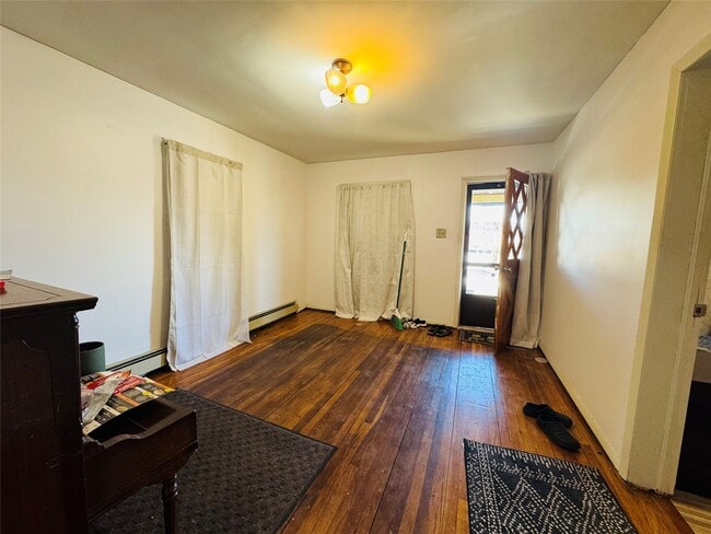 Building Photo - 503 Irving Ave