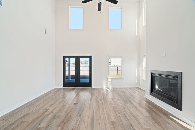 Building Photo - Elegant & Spacious Home in Summerville’s Cane Bay Community