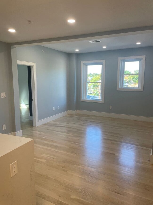 Building Photo - Beautiful brand new three bedroom, Laundry in unit